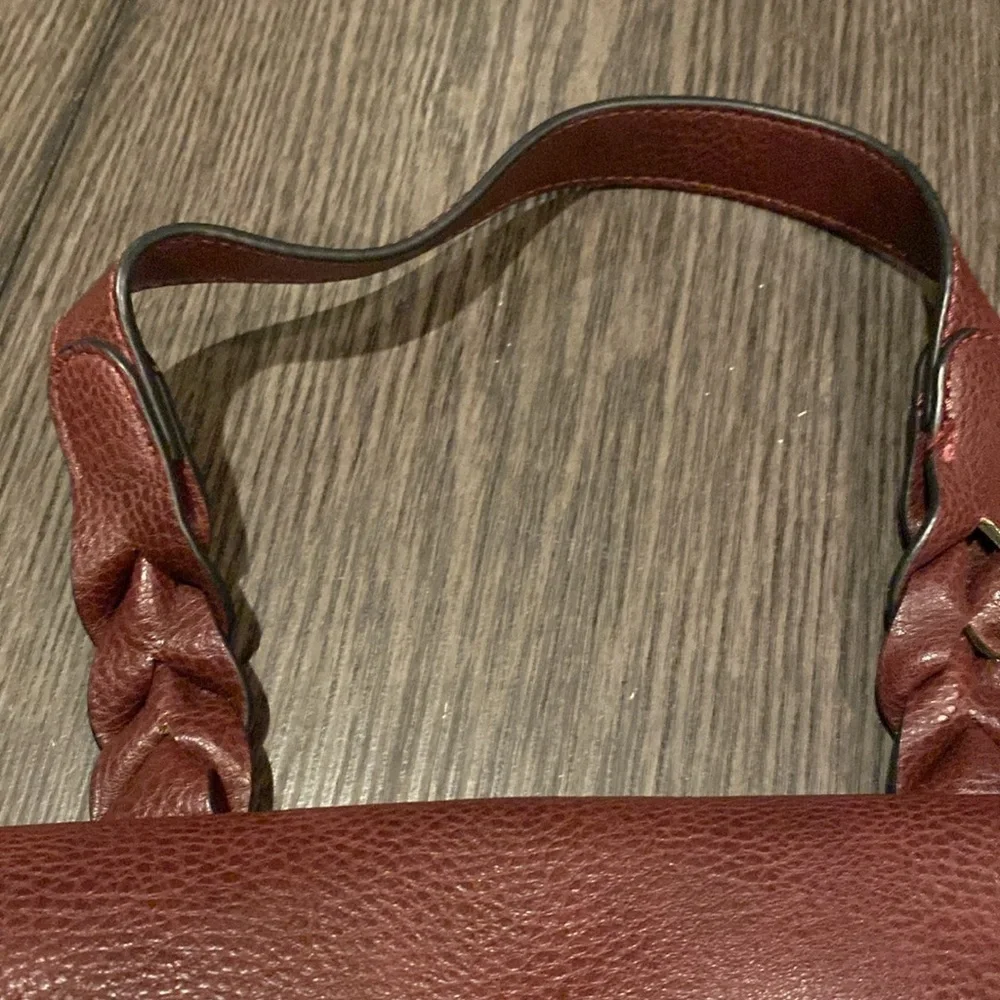 Market and Spruce shoulder purse. Brown. Multiple pockets.